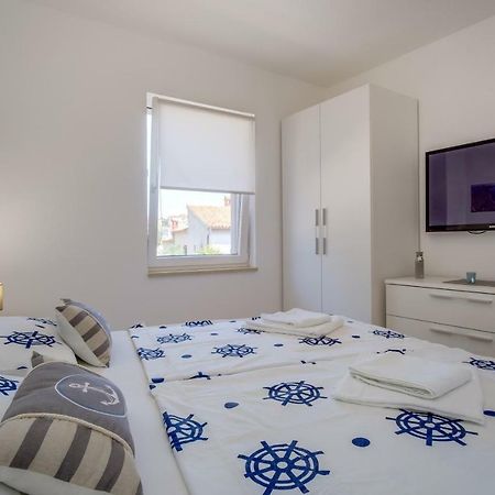 Apartman Filip มาลีโลชินจ์ ภายนอก รูปภาพ