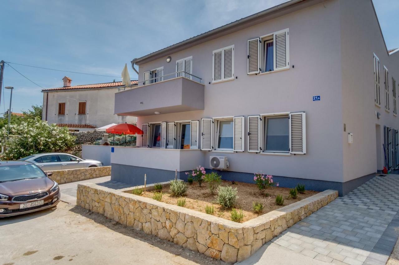 Apartman Filip มาลีโลชินจ์ ภายนอก รูปภาพ
