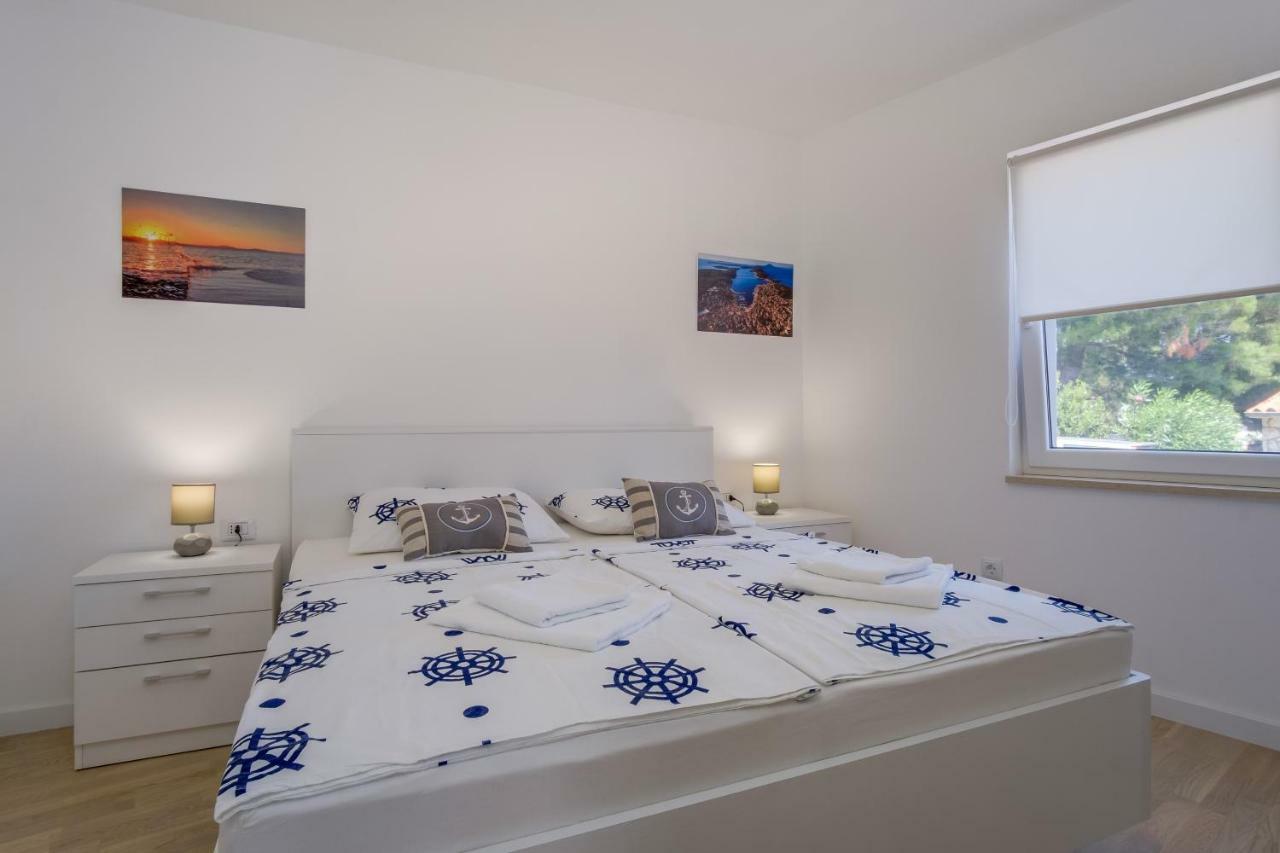 Apartman Filip มาลีโลชินจ์ ภายนอก รูปภาพ